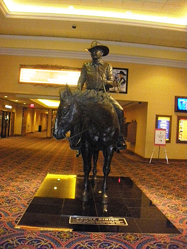Equestrian_Center_Statue