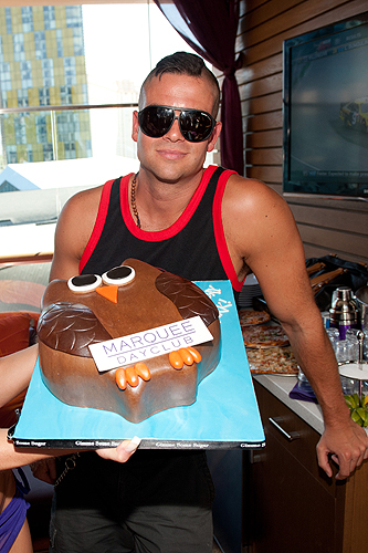 Mark_Salling_Marquee_Dayclub_cake