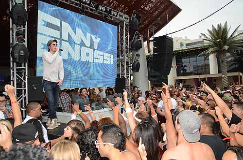 Gary_Baker_with_Benny_Benassi_at_Marquee_Dayclub