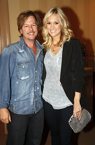 David_Spade_and_Carrie_Underwood_2_Backstage_at_the_Venetian_Showroom