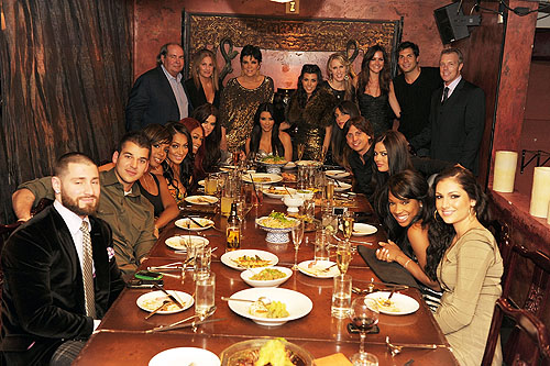 Kim_Kardashian_bday_dinner_at_TAO_LV_with_FALLOUT_NEW_VEGAS