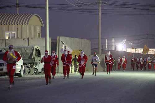 US_Soldiers_running_for_GSR_in_Afghanistan