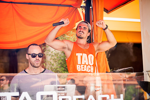 DJ Javier Alba hosts Booty Beach at Tao Beach 7.17.15