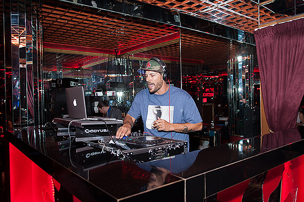 Kevin Federline DJing at Crazy Horse III by Jenna Dosch