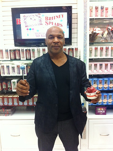 Mike Tyson at Sugar Factory in Miracle Mile Shops