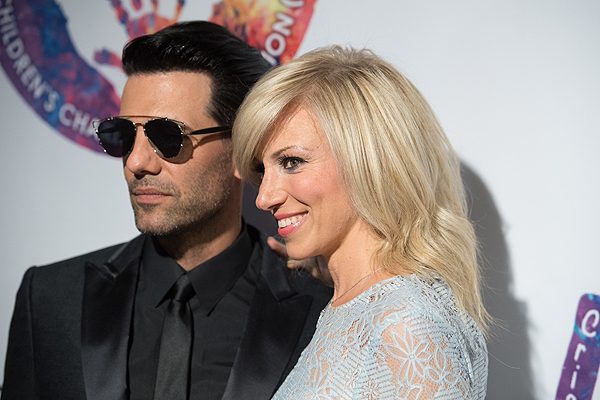 Criss Angel and Debbie Gibson on the gold carpet at Criss Angel HELP Sept 12 2016 Tom Donoghue