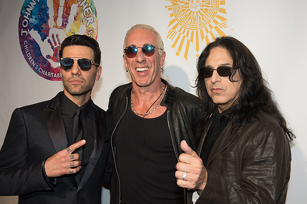 Criss Angel and Twisted Sister on the gold carpet at Criss Angel HELP Sept 12 2016 Tom Donoghue